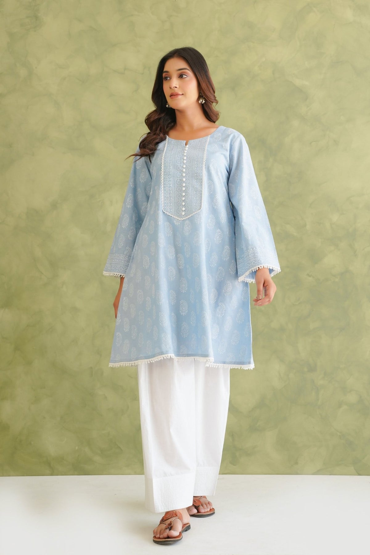 Blue Short Hand Block Printed Kurta With Farshi Salwar - Tara - C - Tara