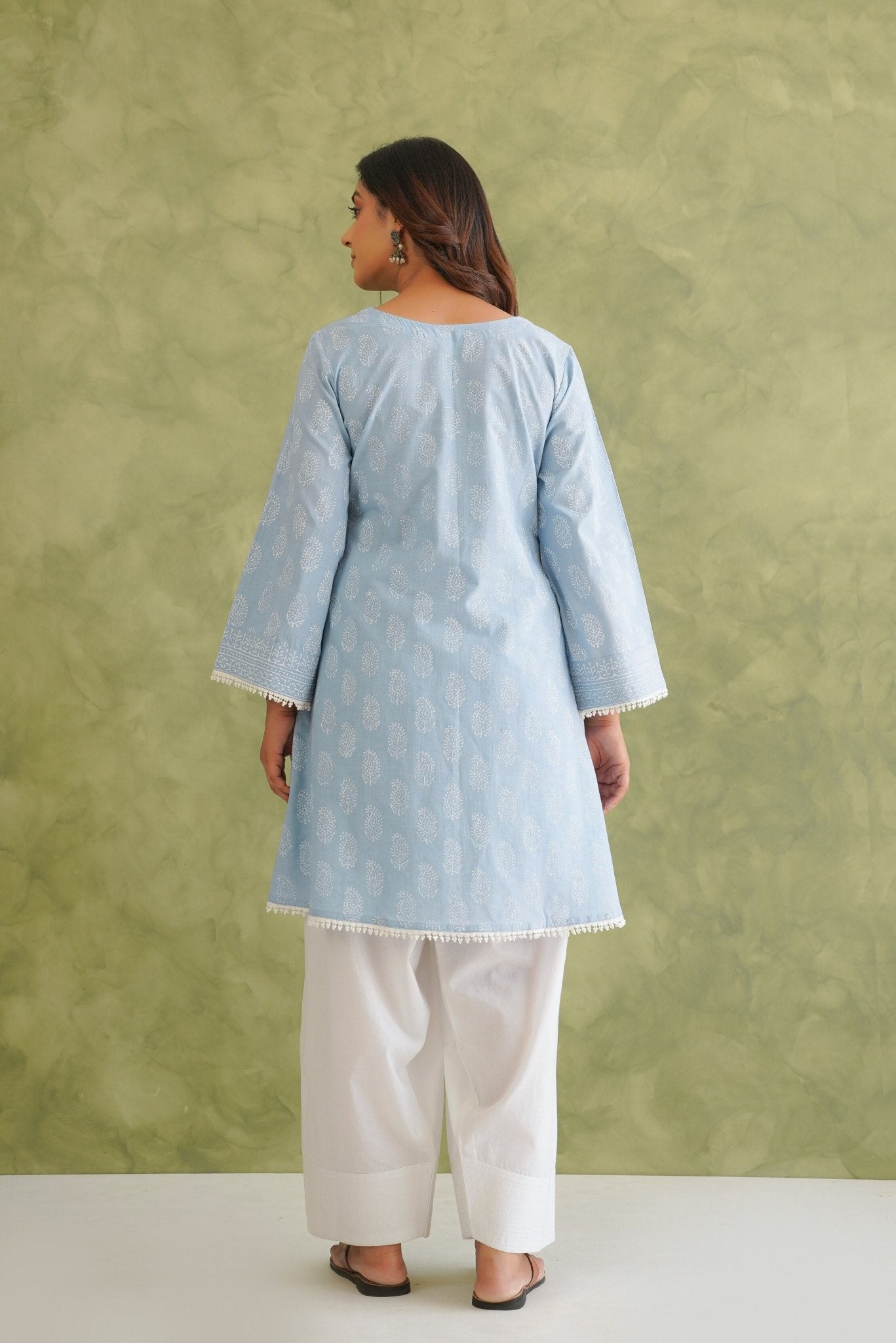 Blue Short Hand Block Printed Kurta With Farshi Salwar - Tara - C - Tara