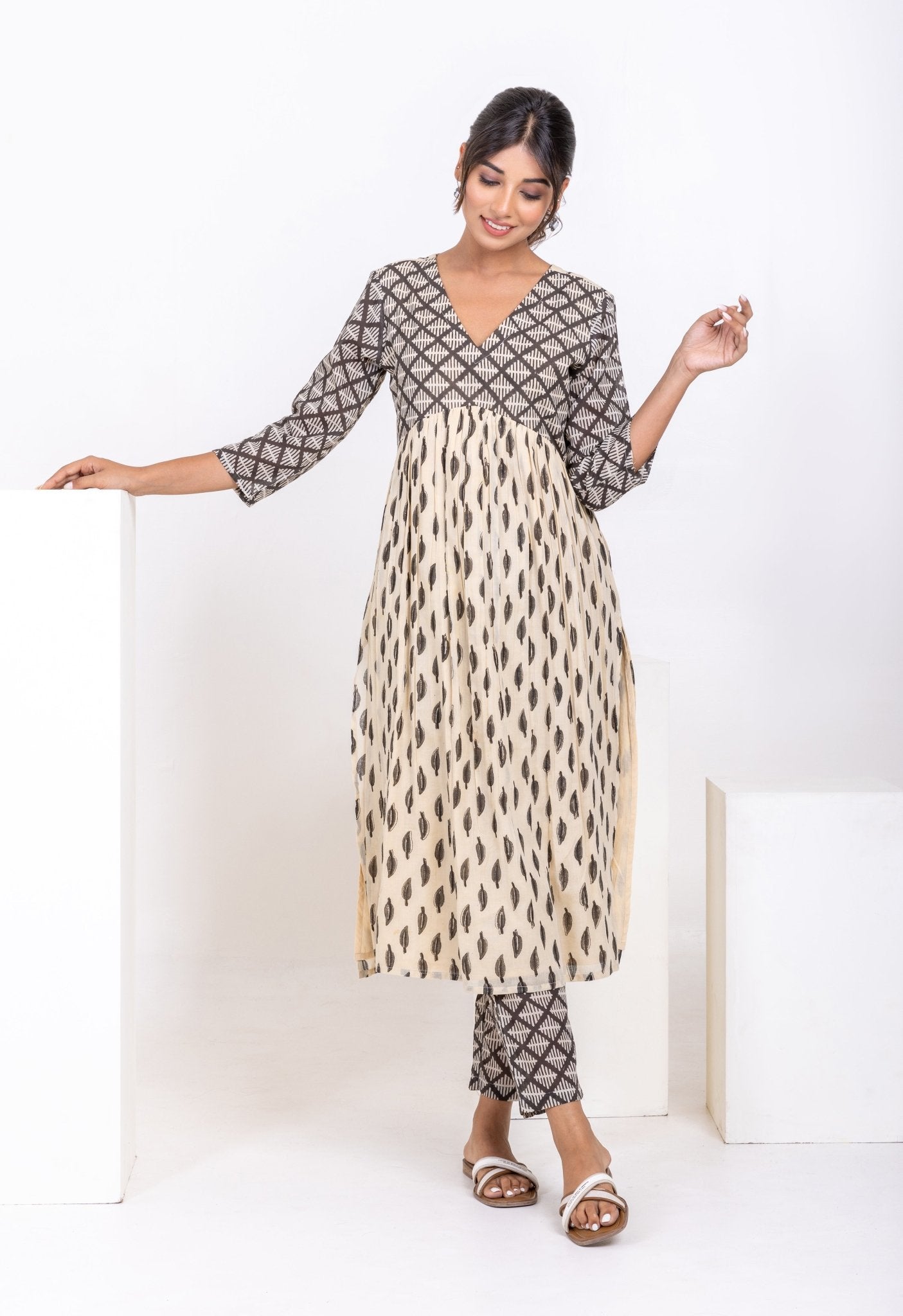 Bagru Hand Block Printed Kurta With Pant (2 pc set) - Tara-C-Tara