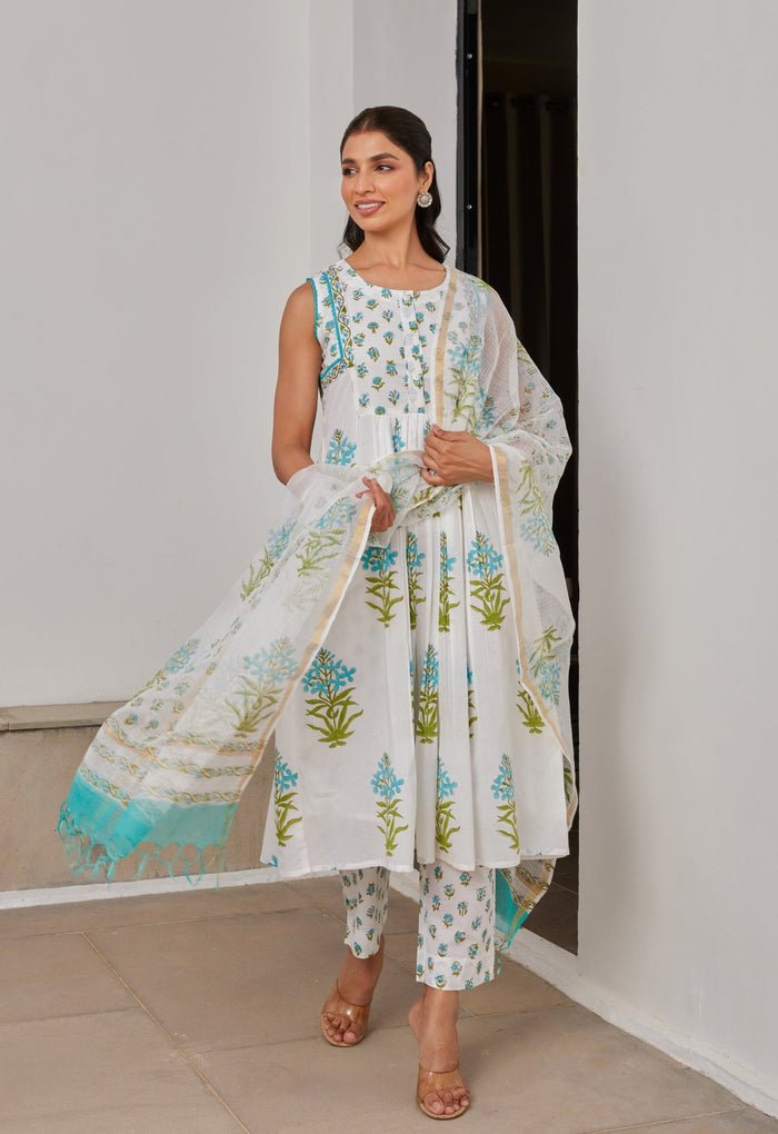 Dussehra Ready in Minutes: Quick Traditional Outfit Ideas - Tara-C-Tara