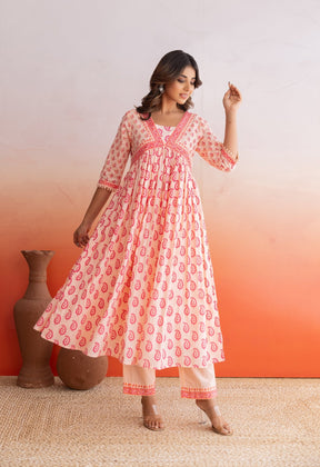 Peach Paisely Hand Block Printed Kurta Set With Doriya Dupatta - Tara - C - Tara