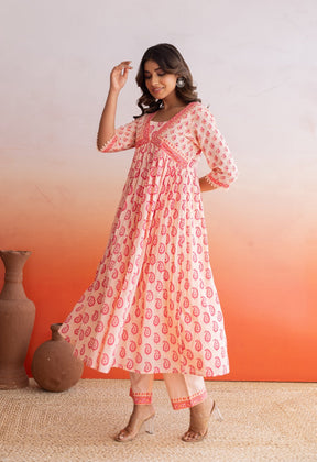 Peach Paisely Hand Block Printed Kurta Set With Doriya Dupatta - Tara - C - Tara