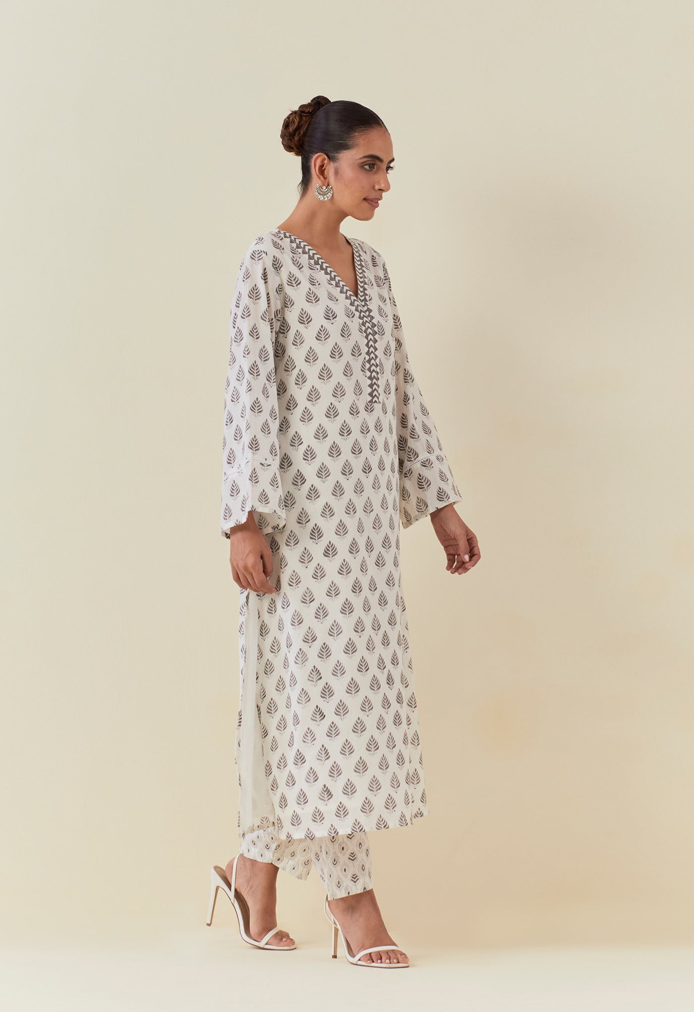 WHITE AND BLACK BUTI HAND BLOCK PRINTED KURTA - Tara - C - Tara