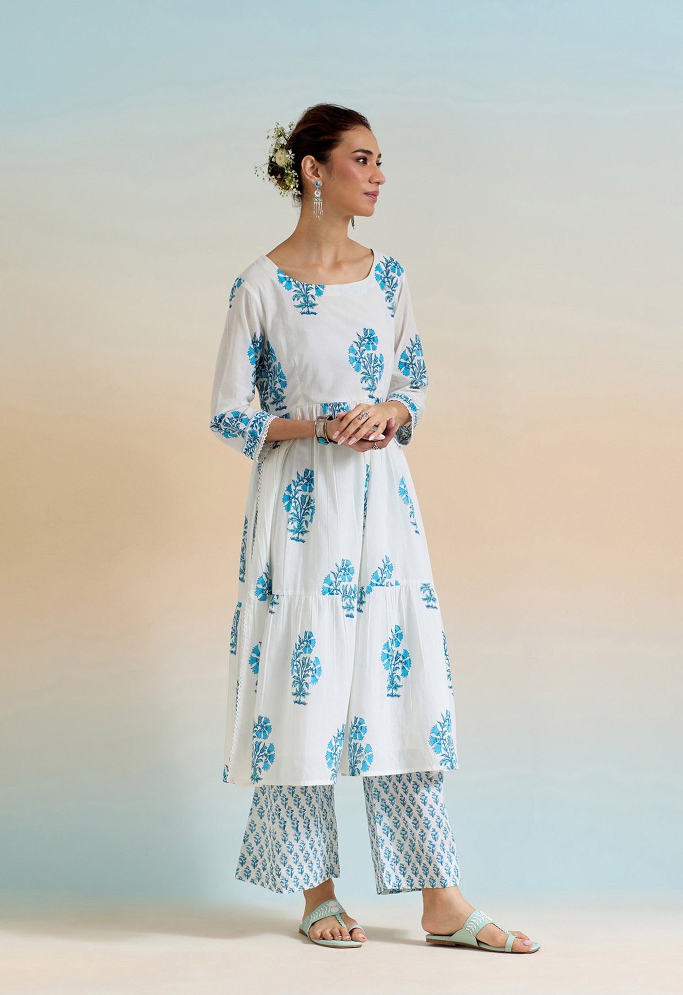 WHITE HAND BLOCK PRINTED KURTA SET WITH DORIYA DUPATTA - Tara-C-Tara