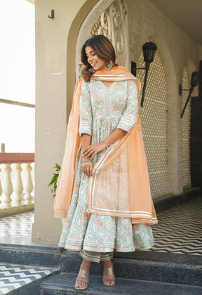 Green Floral Printed Tiered Kurta With Pants And Organza Dupatta (3PC Set) - Tara-C-Tara