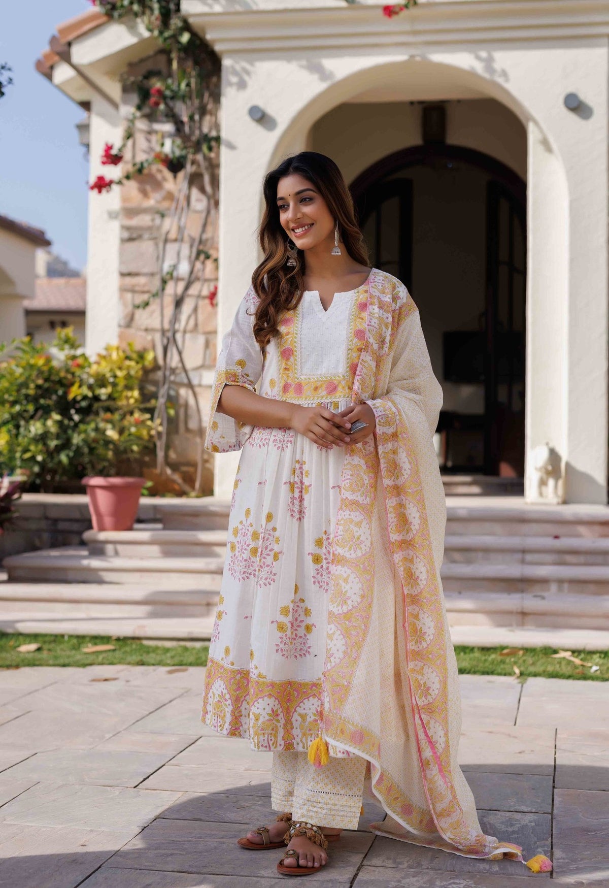 Palazo suit | Indian fashion dresses, Pakistani dress design, Kurti designs  party wear