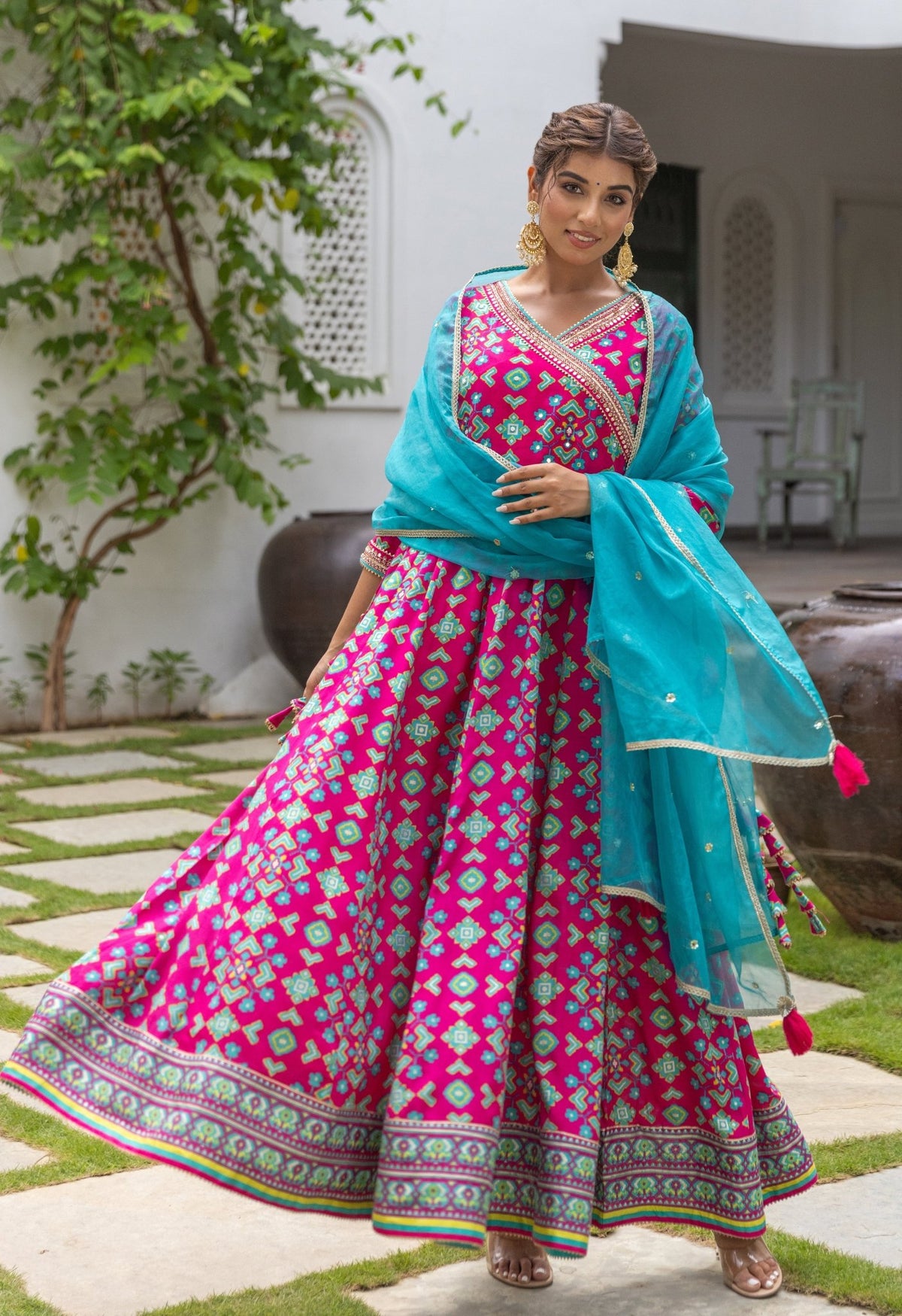 Ethnic Dresses - Shop the Most Trendy and Designer Ethnic Wear