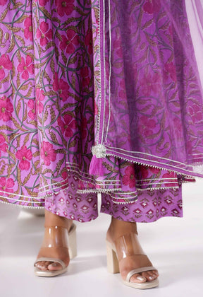 Purple and Pink Floral Kurta Paired with Pants and Dupatta (3pc Set) - Tara-C-Tara