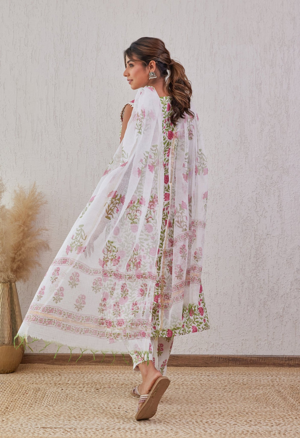 White Floral Buta Printed Kurta Set With Doriya Dupatta